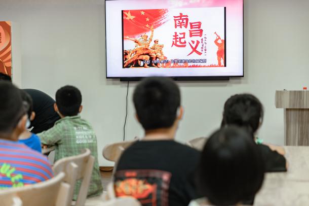 溧陽市檔案館建軍節紙漿畫體驗活動